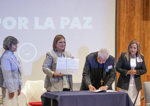 Firma Xóchitl Gálvez Compromiso Nacional por la Paz