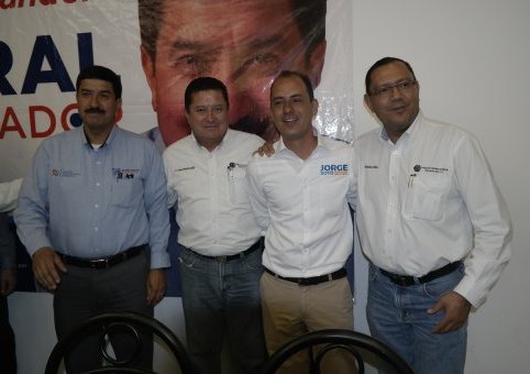 Jorge Soto recibe apoyo de Corral en campaña del distrito 15