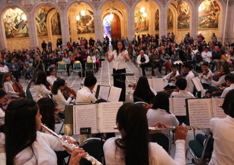 Recibe Orquesta de la Elizabeth Seton a la de Tlaxcala