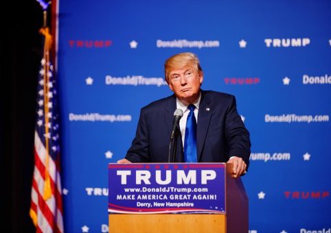 Donald Trump se desploma; cae doce puntos por incoherencias