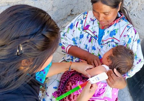 Capacitan a asistentes sociales para detectar casos de desnutrición en la Sierra Tarahumara